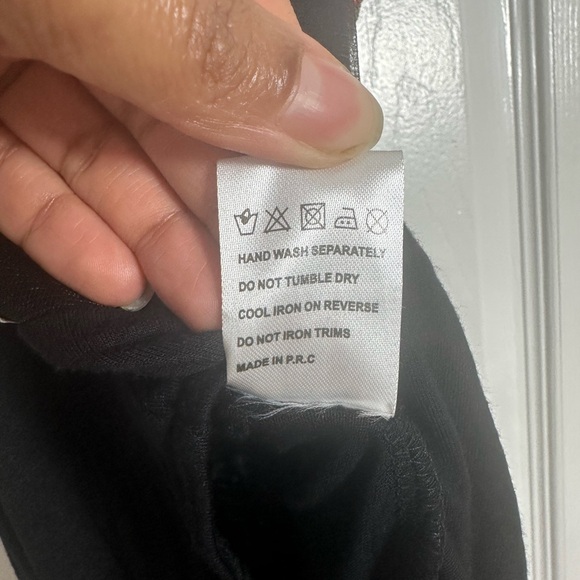 Black and Red Floral Bodysuit with Adjustable Straps Size S (embroidered flowers - Picture 8 of 8